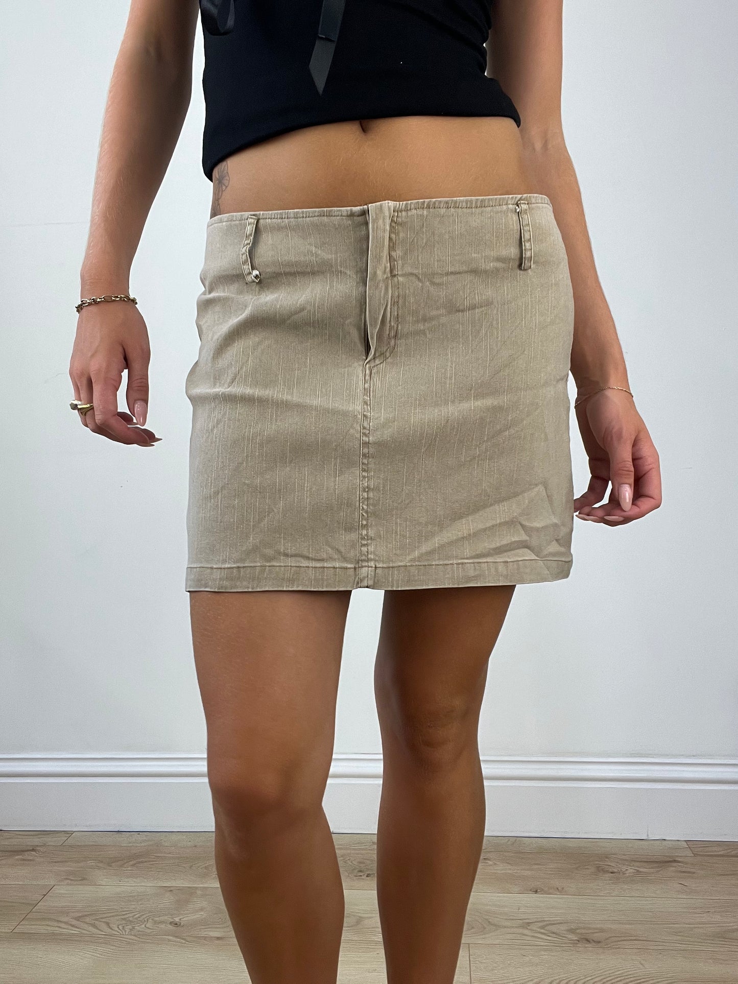 OFFICE GIRLIE | medium beige mini skirt