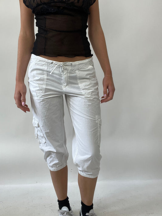 💻PUB GARDEN DROP | small white 3/4 length cargo trousers