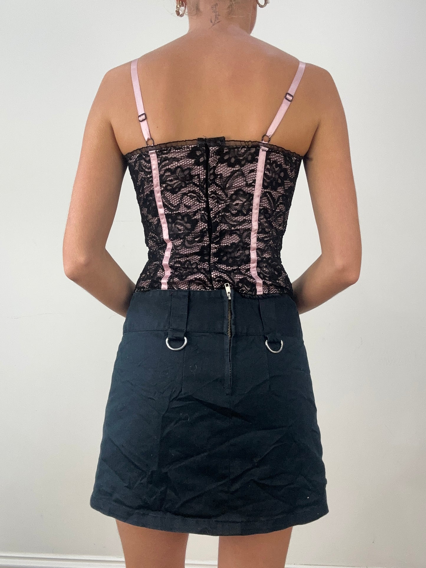 HALLOWEEN | medium black and pink corset top