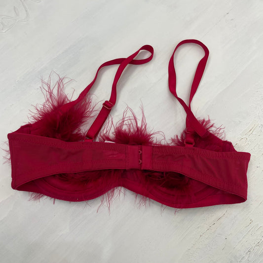 💚 GALENTINES DAY DROP | small red fluffy underwired bra