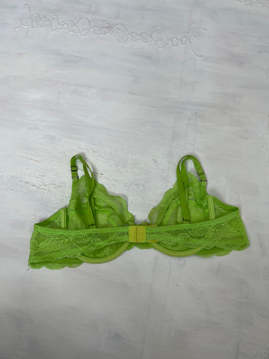 FRUITY DROP | large green lace bra