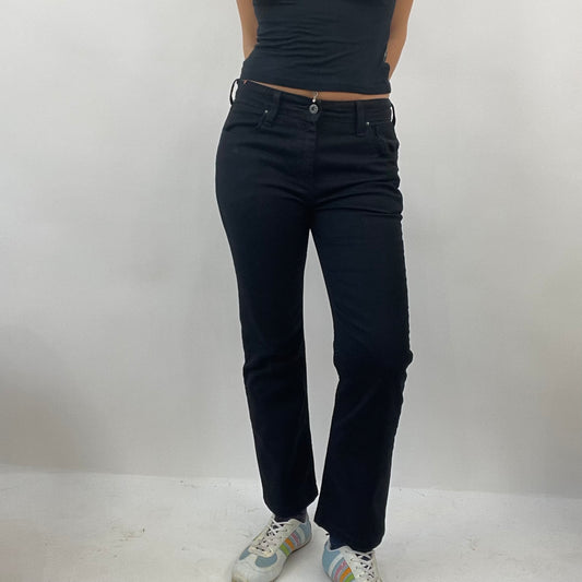 JEANS AND A NICE TOP DROP | small black levi’s 627 straight leg jeans