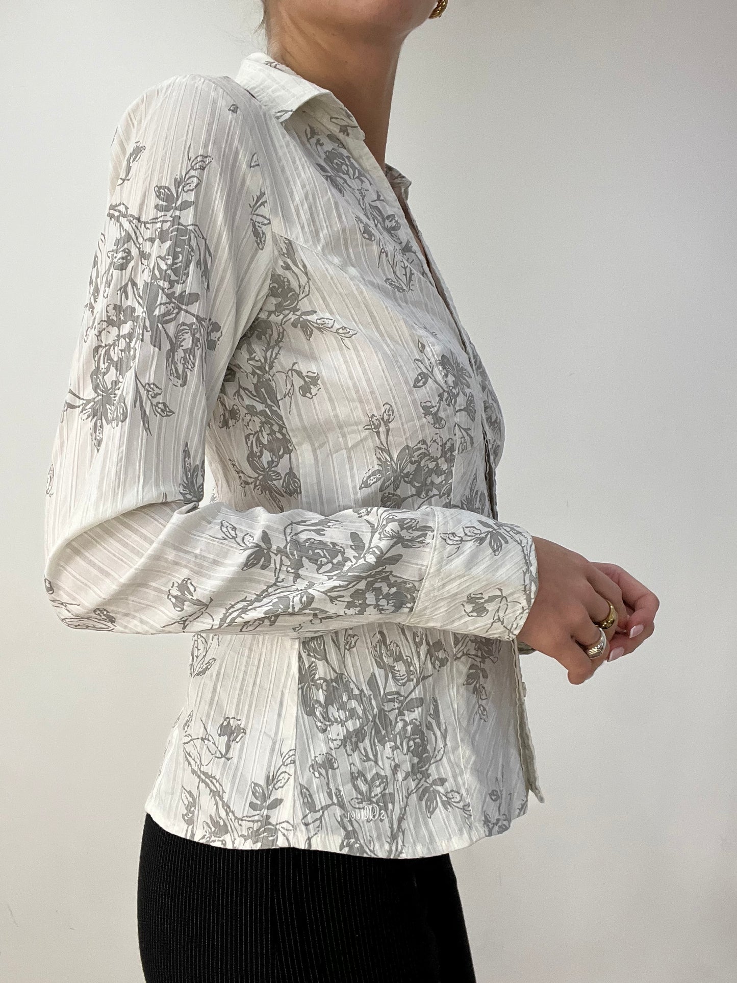 BEST PICKS | medium white floral print shirt