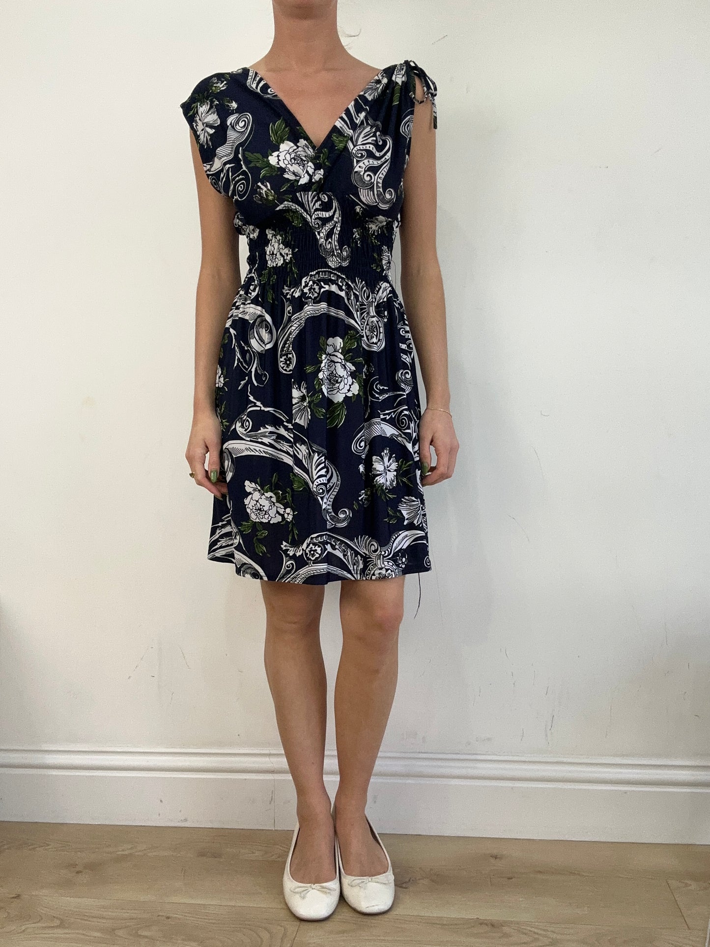 BEST PICKS | small navy and white paisley print dress