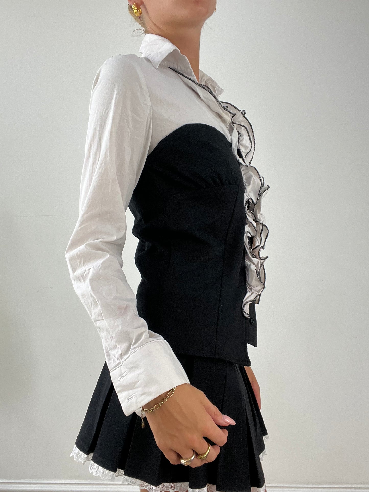 OFFICE GIRLIE | medium white and black long sleeve ruffle shirt