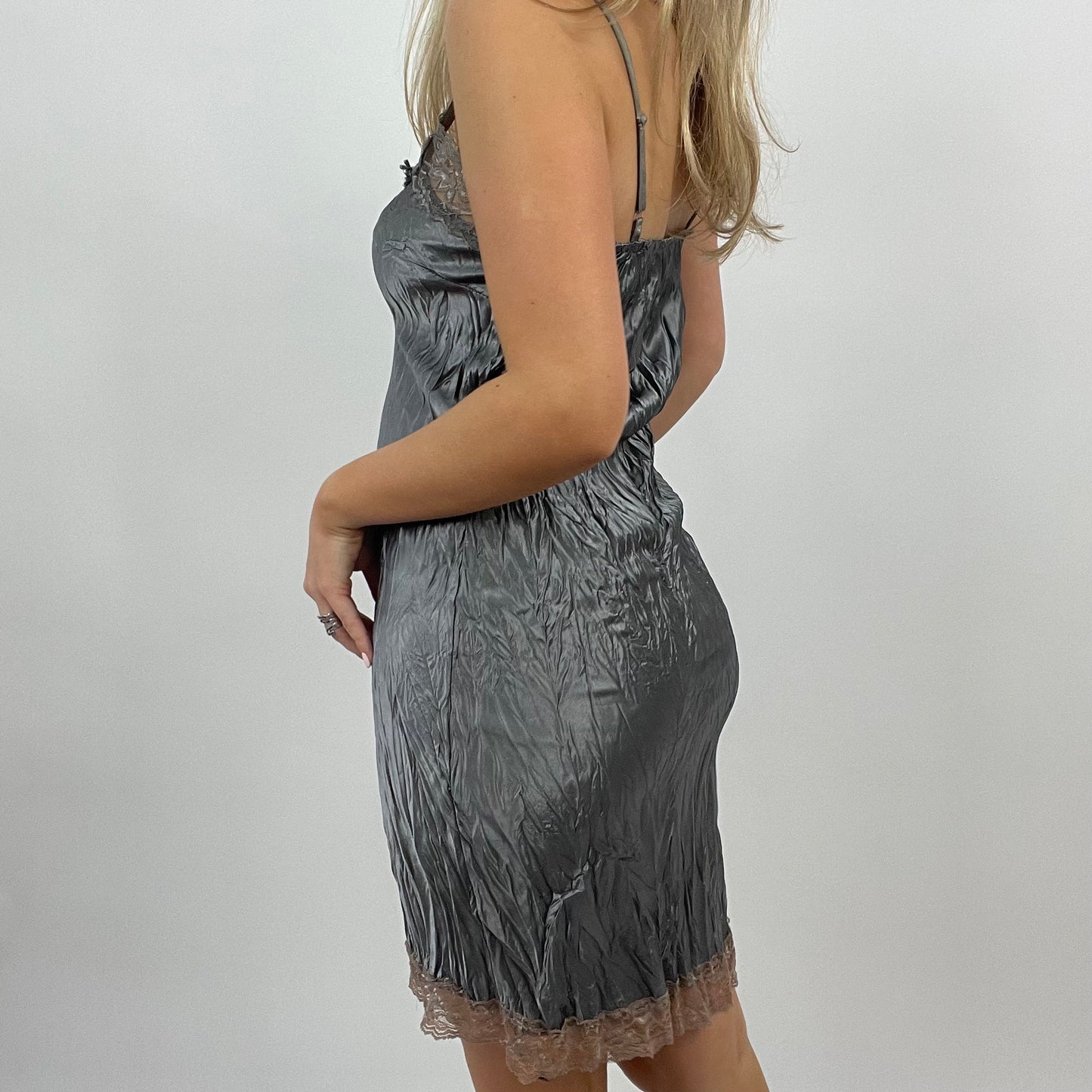 💚 GALENTINES DAY DROP | small grey silky dress with lace trim