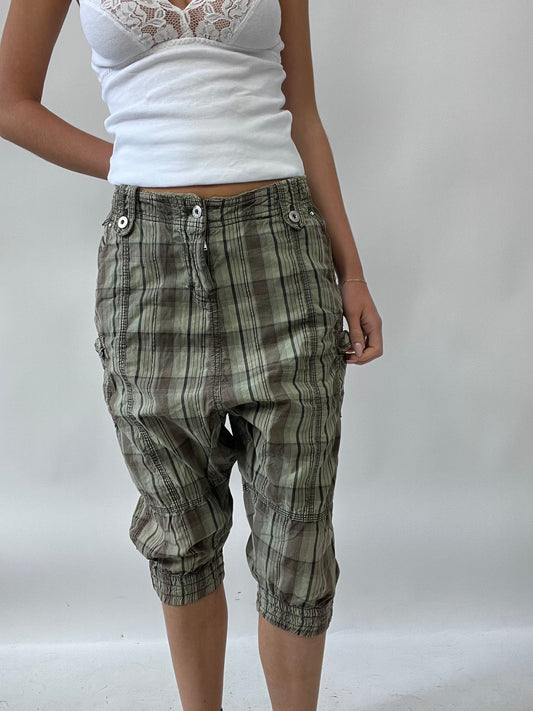 PUB GARDEN DROP | medium khaki checkered 3/4 length trousers