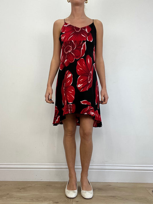 vintage drop 1 | medium black and red floral dress