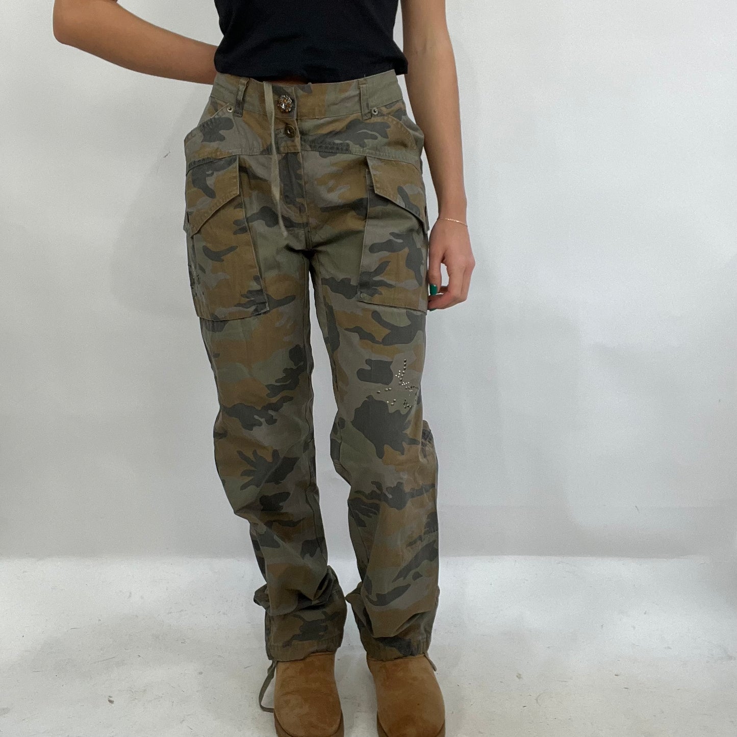 CARRIE BRADSHAW DROP | medium army print cargo trousers with diamonté detail