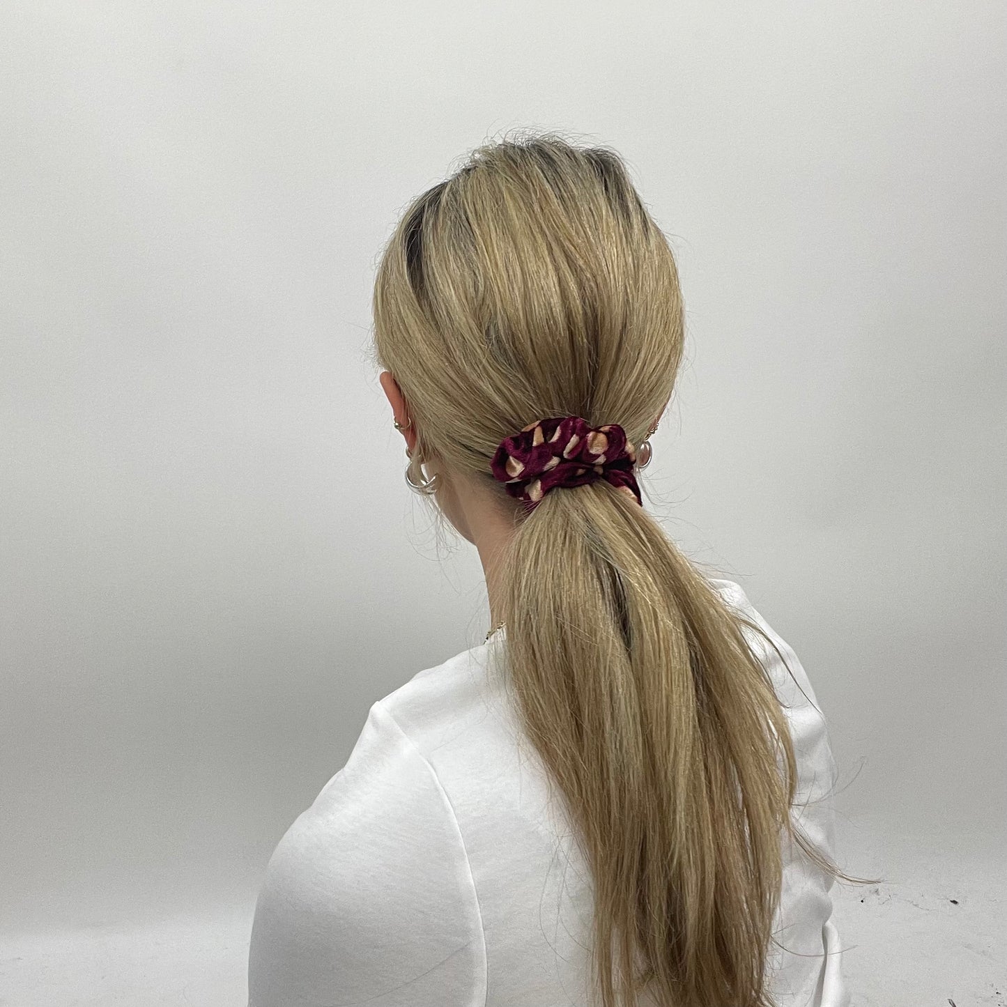 💻⭐️ | burgundy/light brown polka dot velvet scrunchie