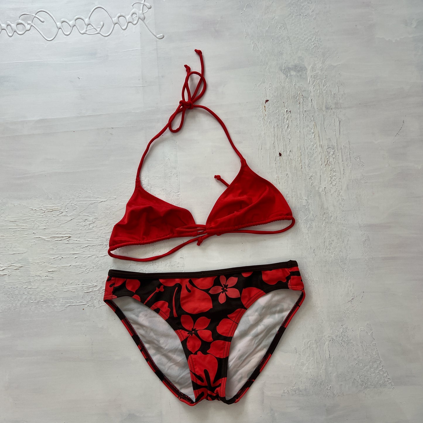 💻BOAT PARTY DROP | small red bikini set with hibiscus bottoms