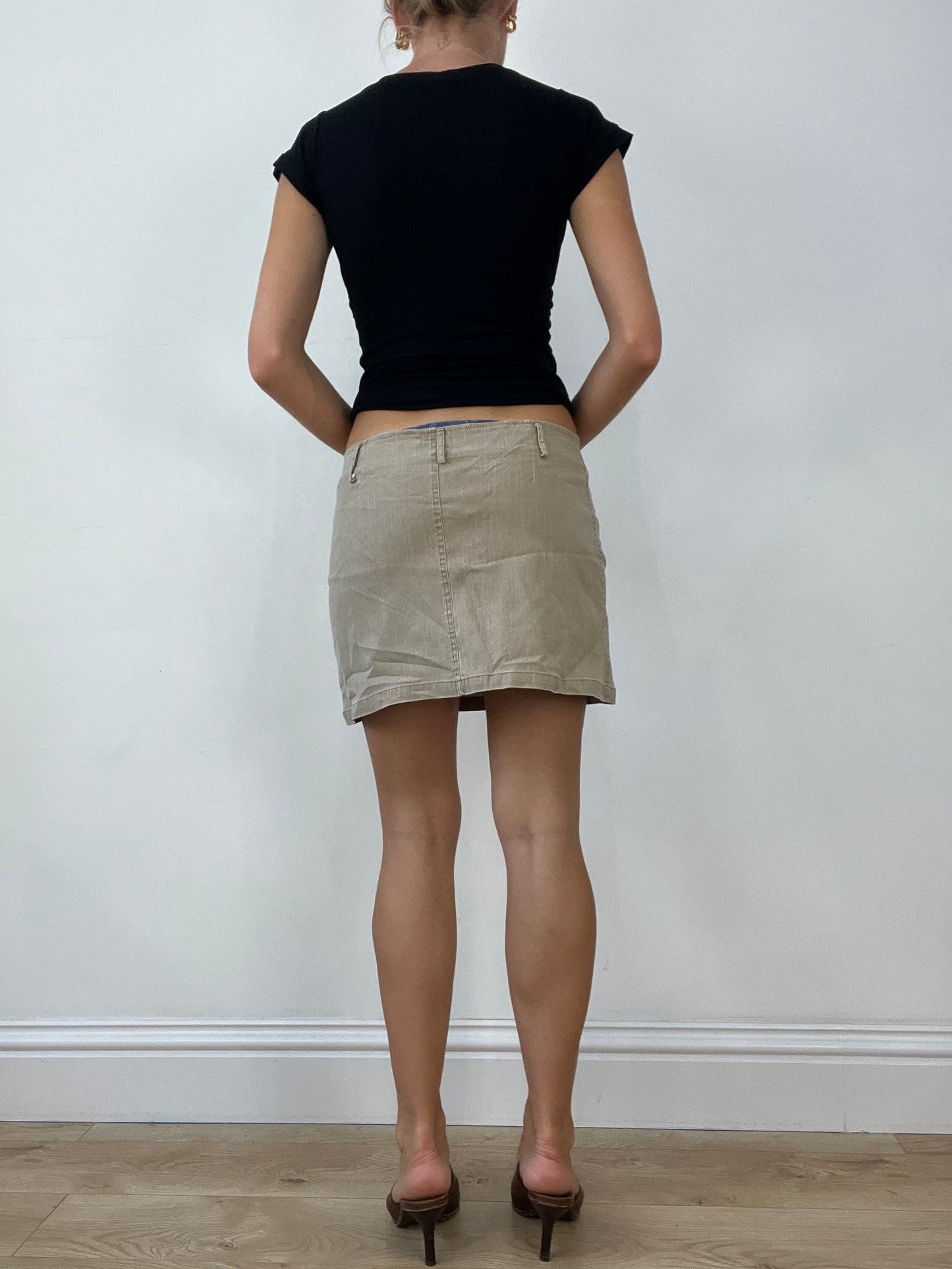 OFFICE GIRLIE | medium beige mini skirt