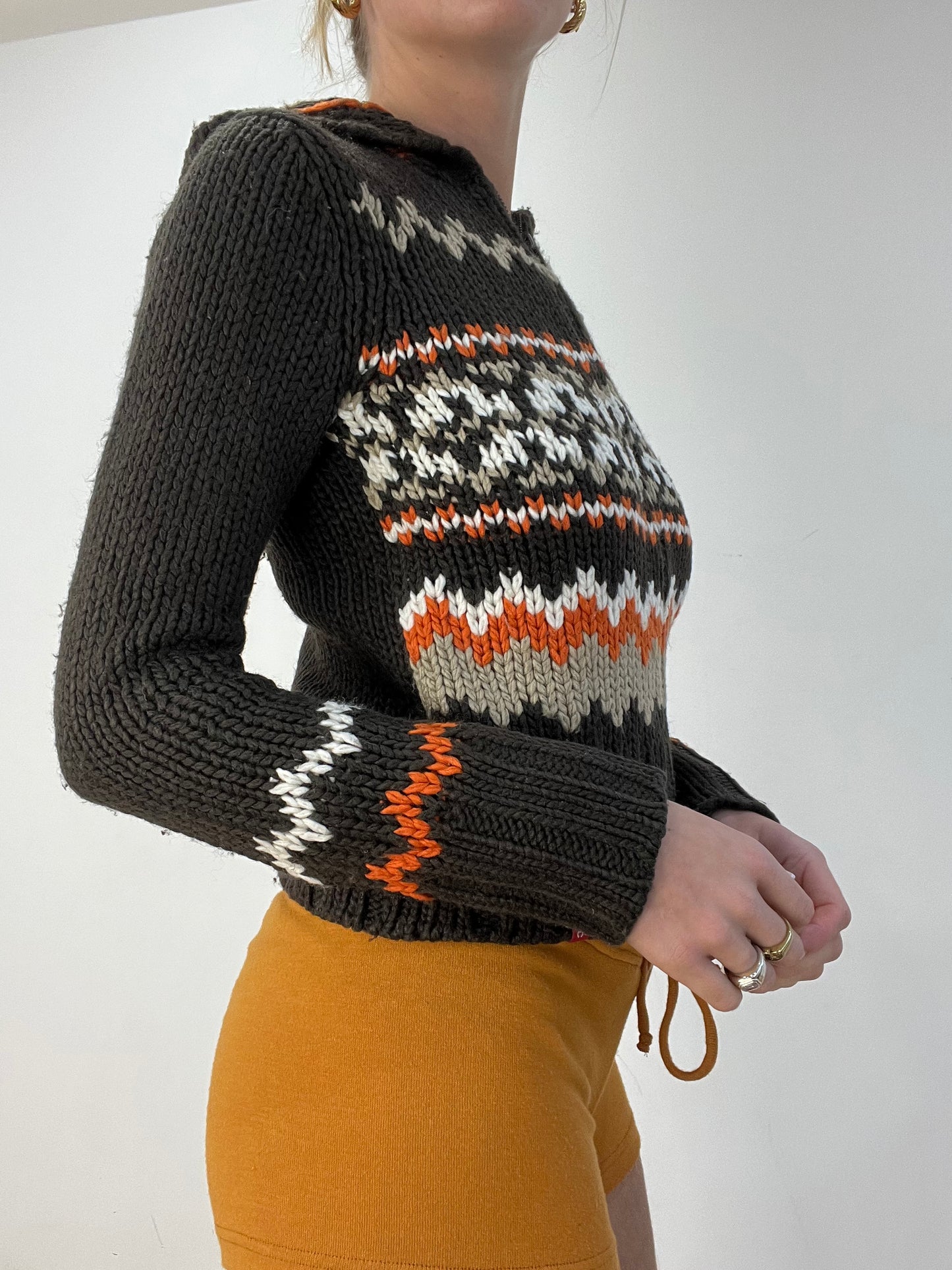 BEST PICKS | small brown and orange knitted zip up jumper