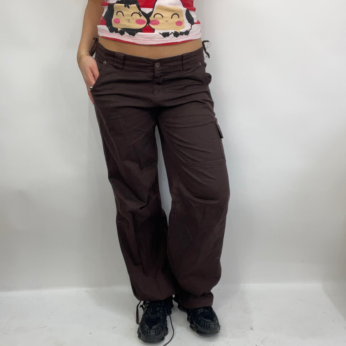 STUDIO FAVES | medium brown cargo trousers