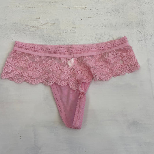 GIRL CORE DROP | small pink lace thong with frill detail