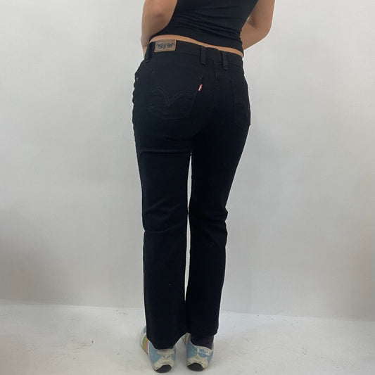 JEANS AND A NICE TOP DROP | small black levi’s 627 straight leg jeans