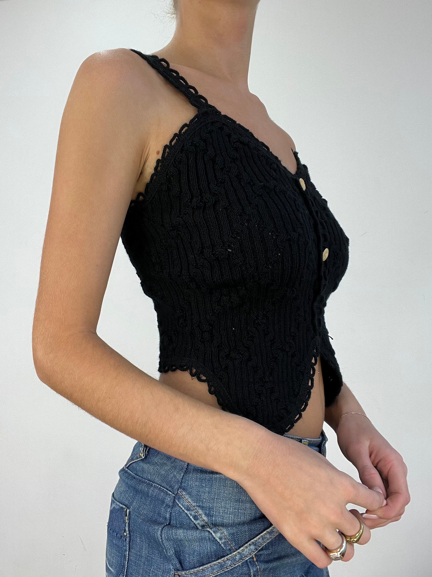 WINTER TRENDS | small black knitted cami