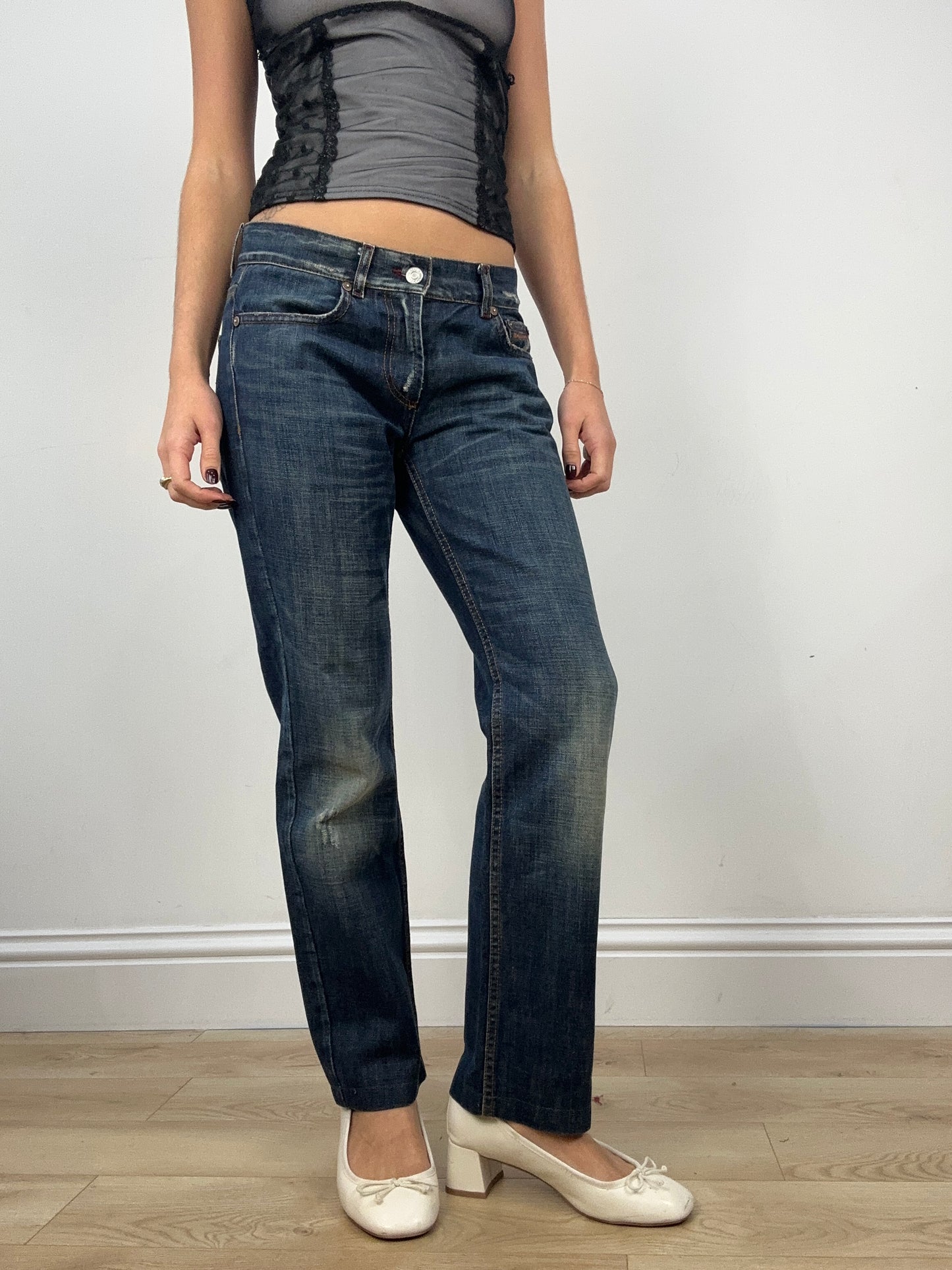 DATE NIGHT | medium dark wash dkny jeans