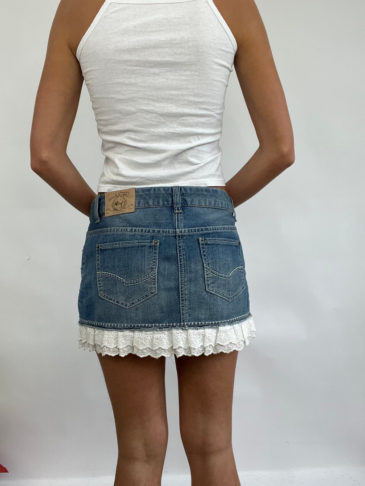 COACHELLA DROP | small fishbone denim skirt with white crochet lining