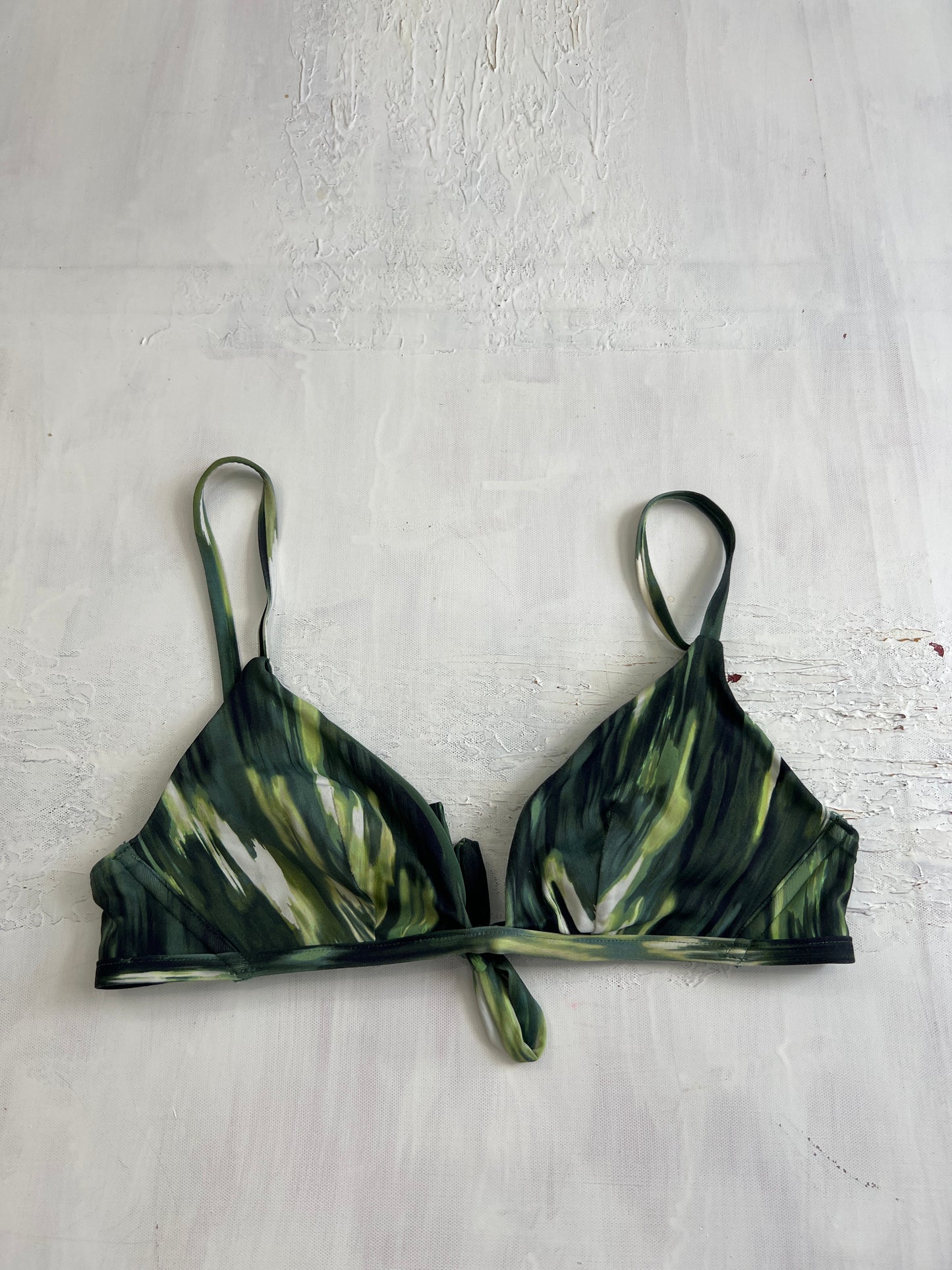 BRITISH SUMMER GIRL DROP | small green calzedonia bikini top