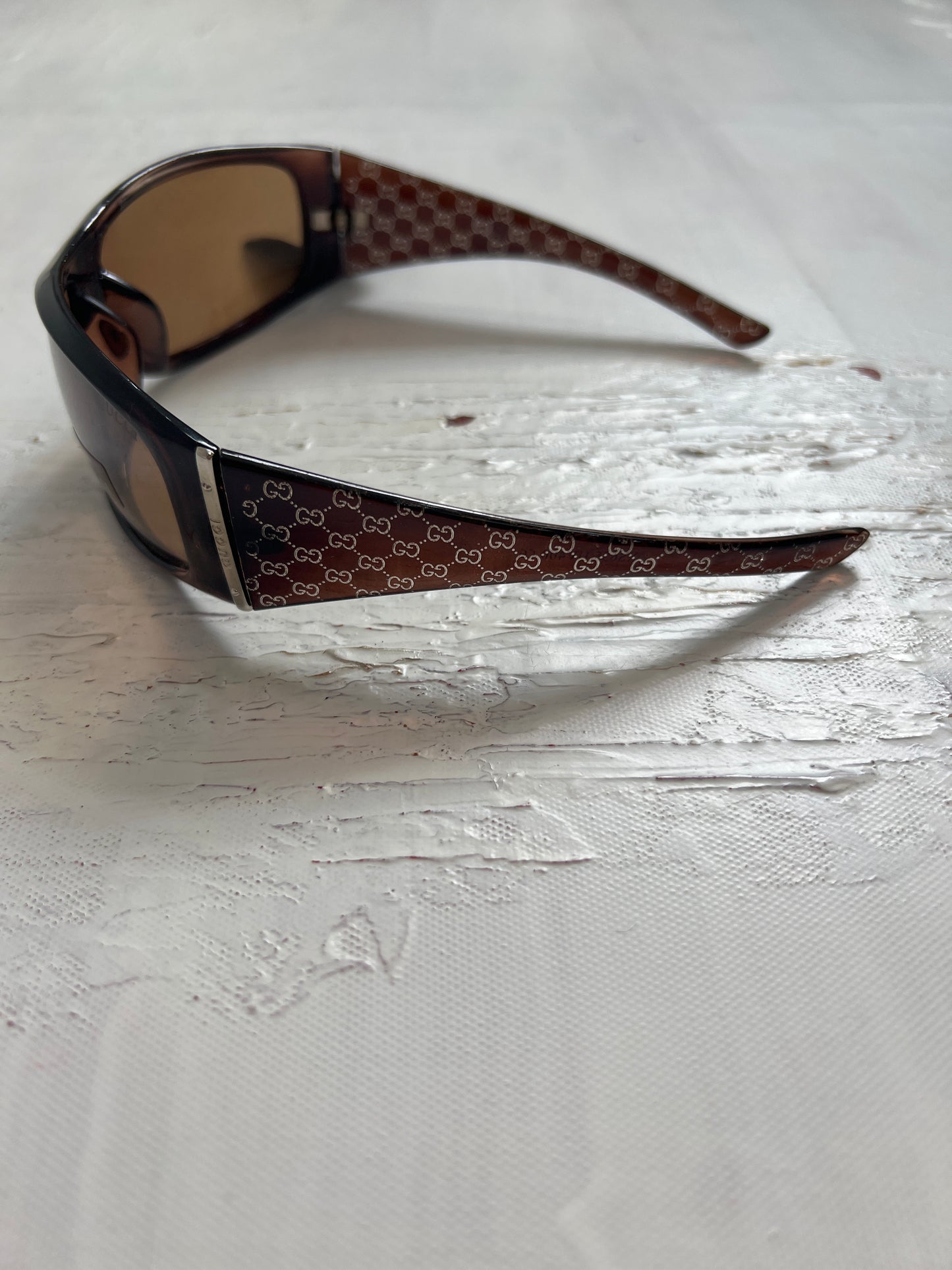 BRAT GIRL SUMMER DROP | brown gucci style sunglasses with monogram print