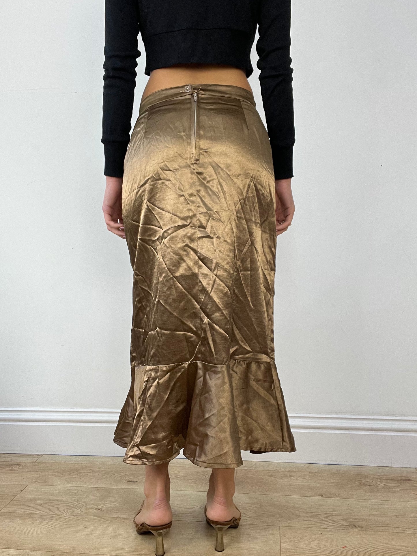 💻 LIBRARIAN CORE | small gold satin maxi skirt