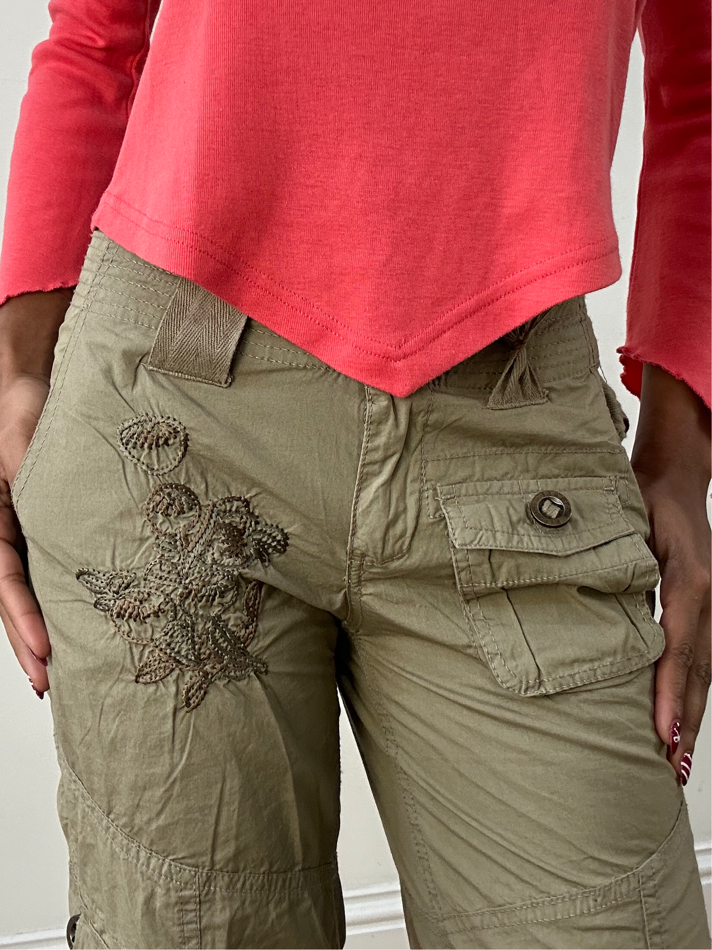 HIPPY CHIC DROP | small brown cargo style trousers with embroidery on the front