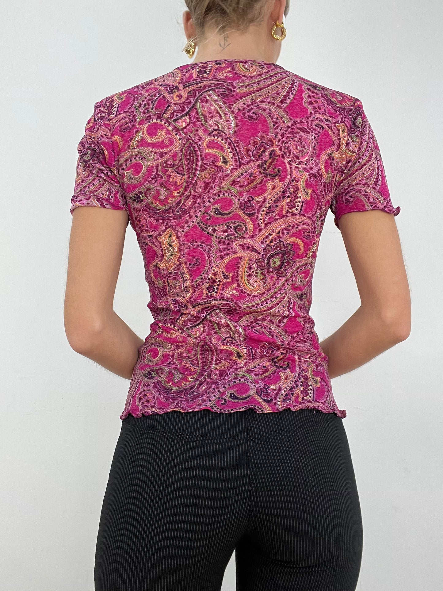 WINTER ESSENTIALS | medium pink paisley print top