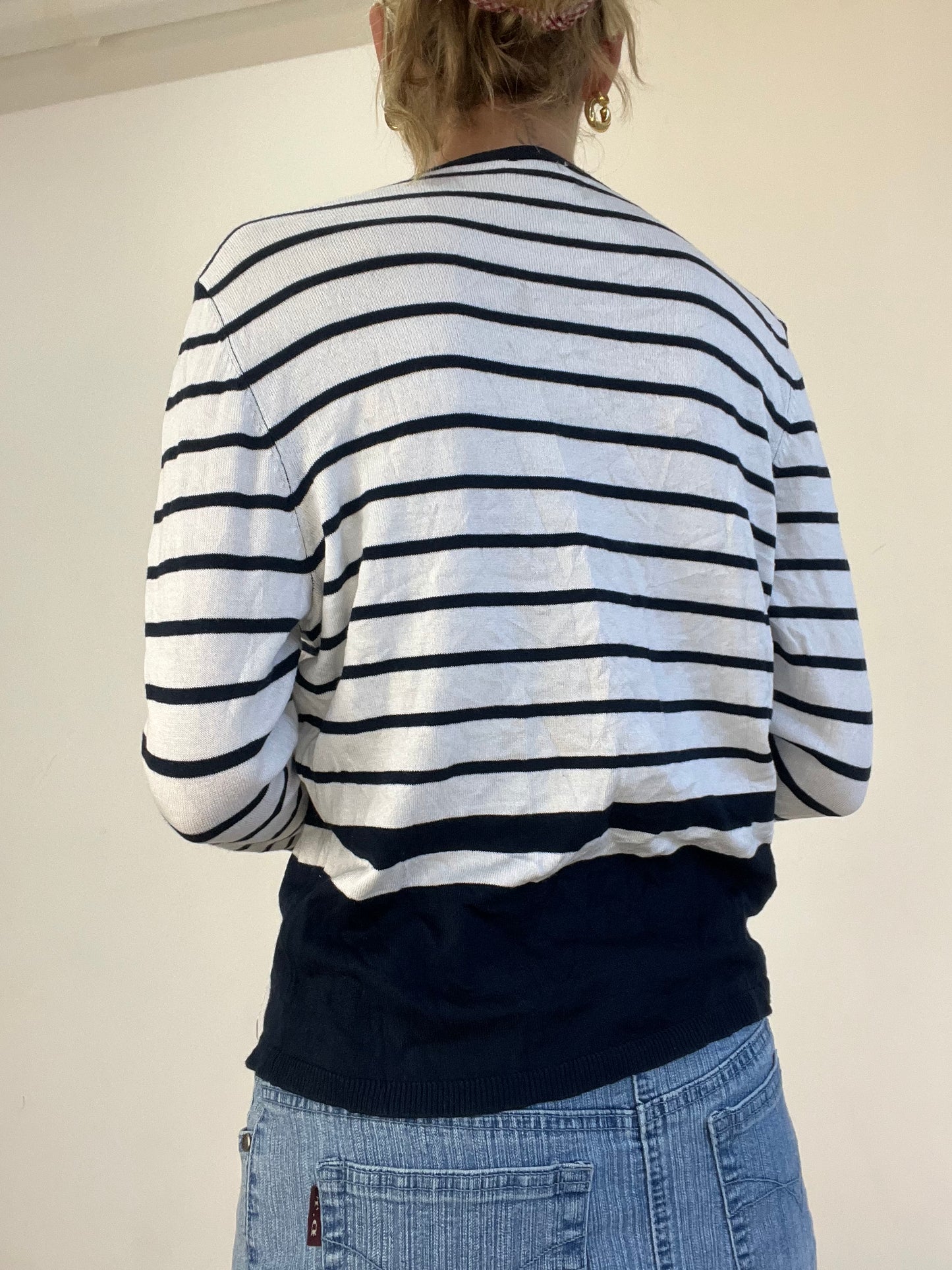 WINTER TRENDS | small white and navy striped cardigan