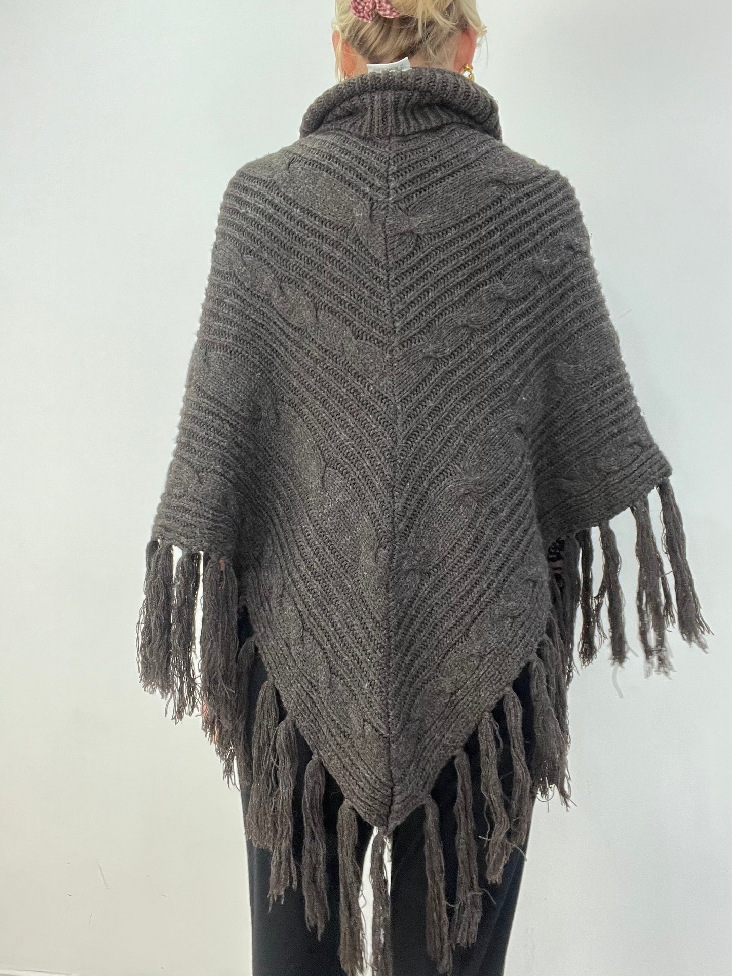 BEST PICKS | one size grey cable knit knitted poncho