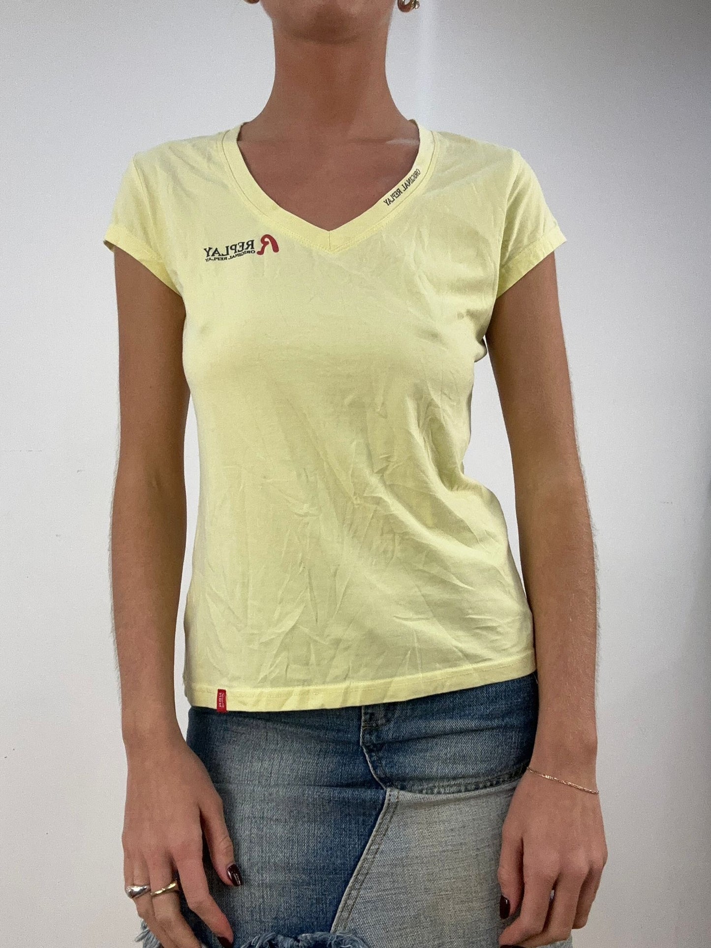 BONFIRE NIGHT | medium yellow v neck replay t-shirt