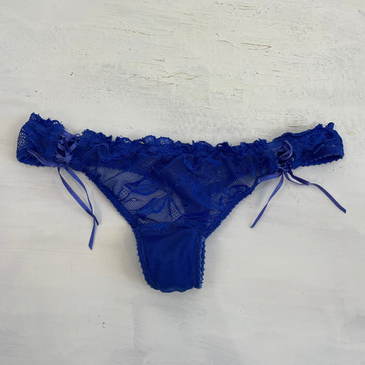 GIRL CORE DROP | small blue lace thong with bow detail