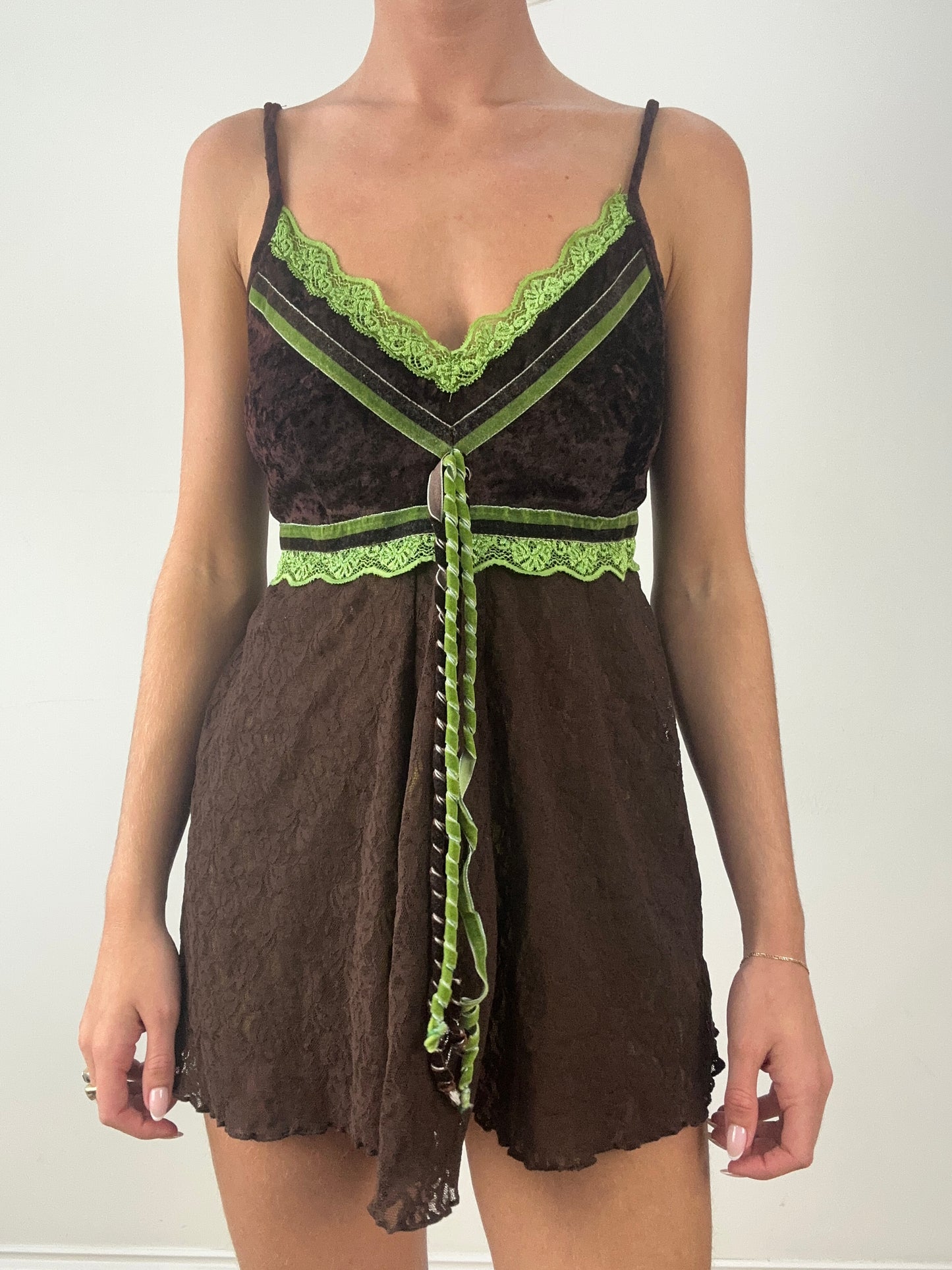 HALLOWEEN | medium brown and green cami