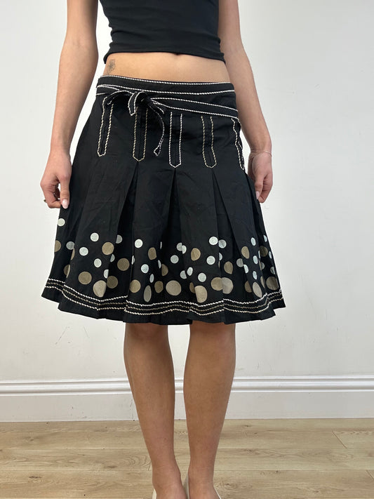 vintage edit: date night | small black midi polka dot skirt