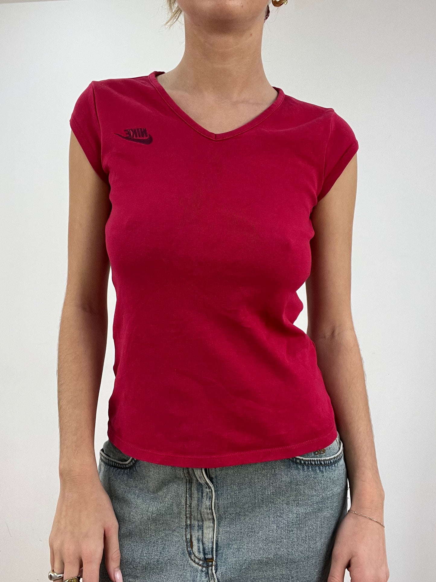 BEST PICKS | medium red nike t shirt