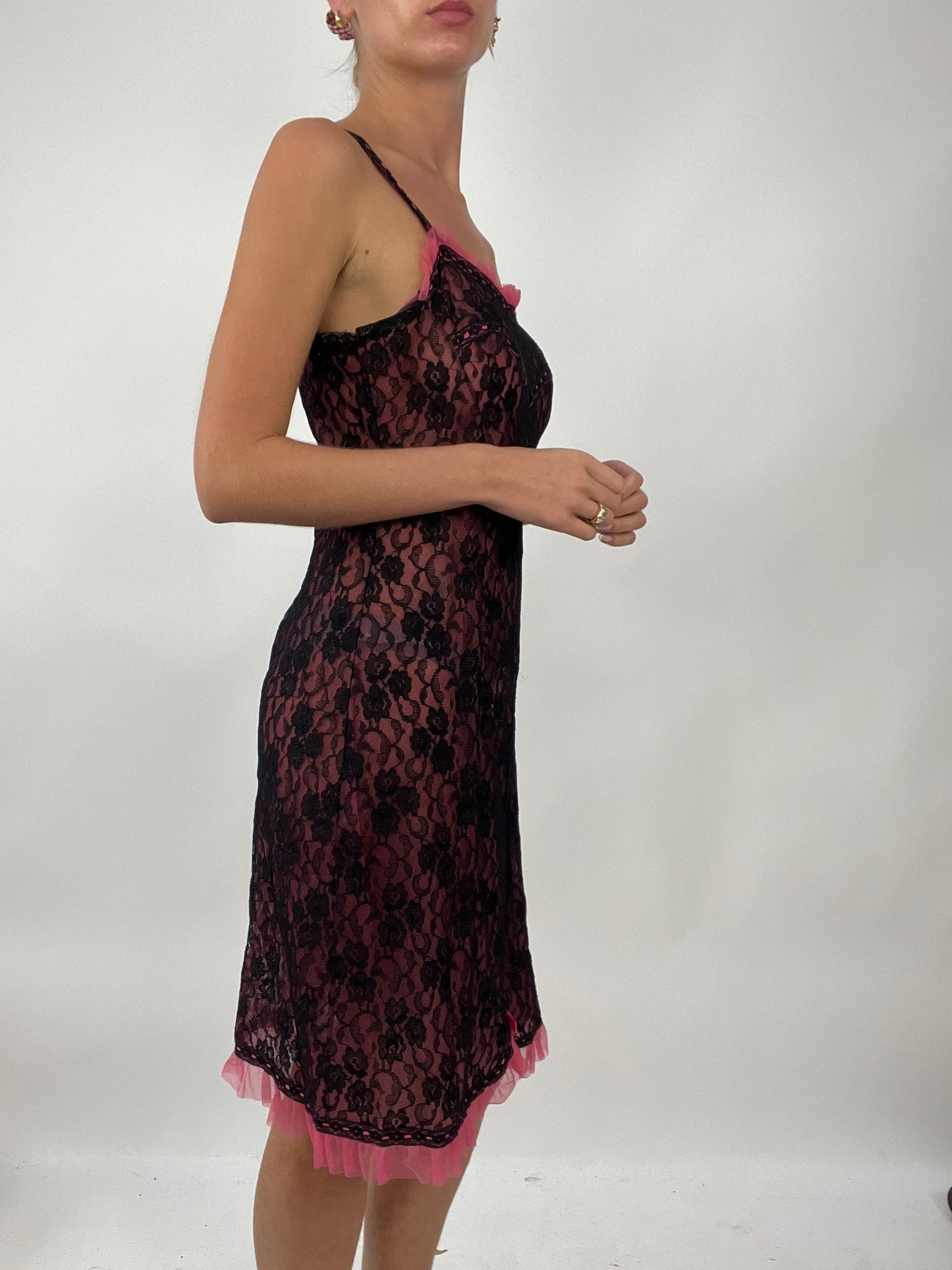 TAYLOR SWIFT DROP | medium pink and black lace maxi dress