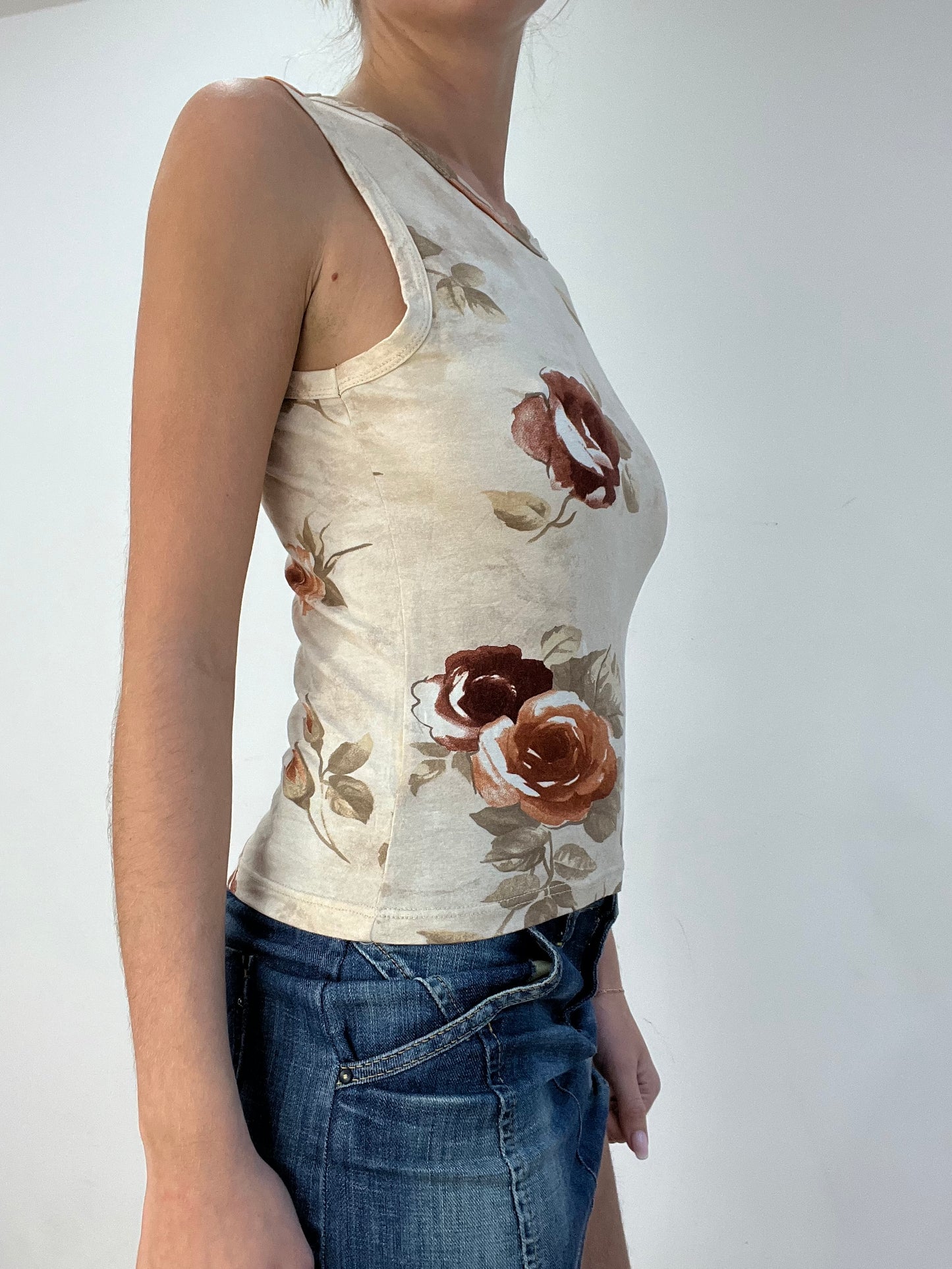 BEST PICKS | small beige floral vest