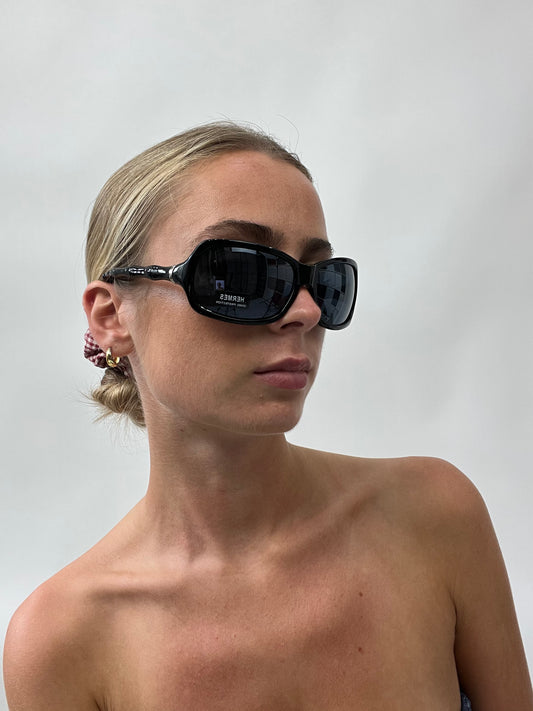 PUB GARDEN DROP | black hermes style sunglasses