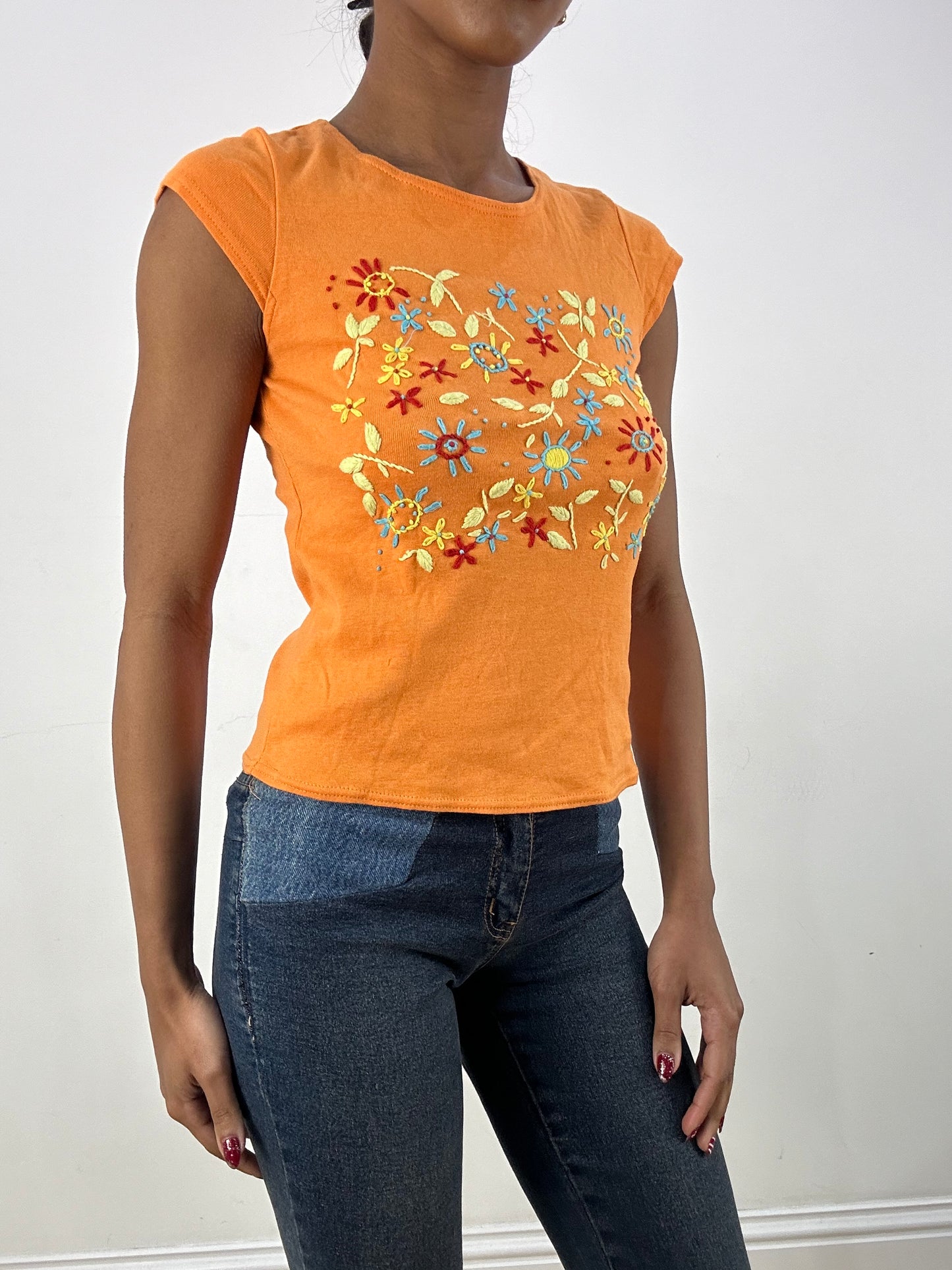 💻 HIPPY CHIC DROP | medium orange t-shirt with floral pattern