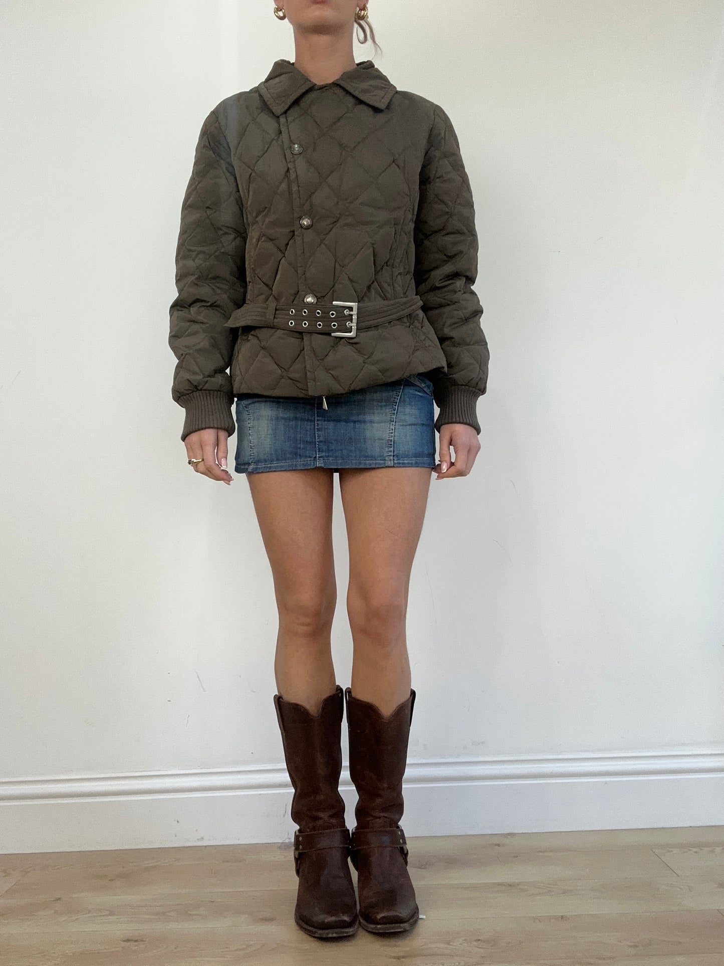 WINTER TRENDS | medium brown puffer jacket with belt