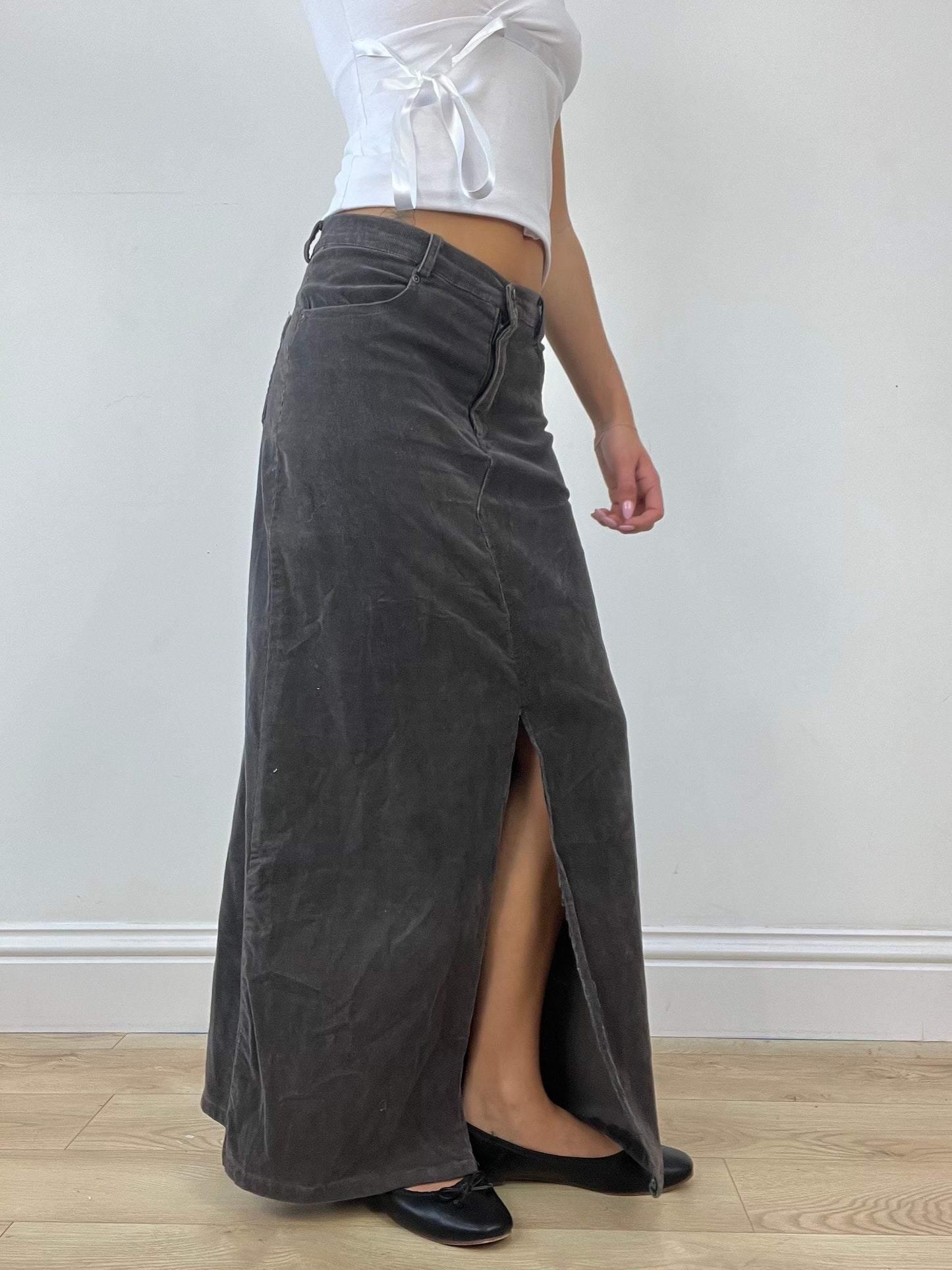 💻AUTUMN ESSENTIALS | medium grey corduroy maxi skirt