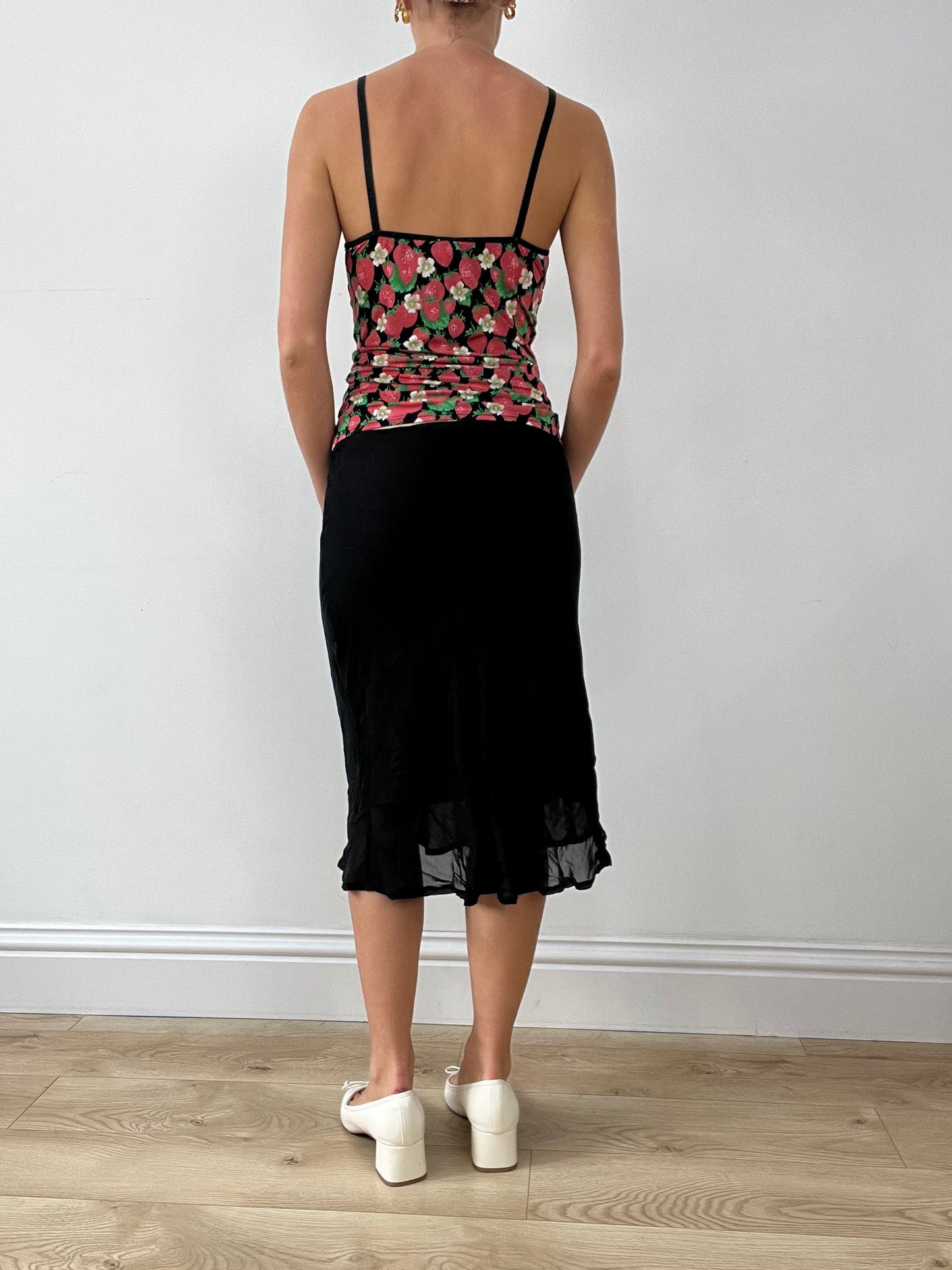 BEST PICKS | small black dolce & gabbana strawberry print cami