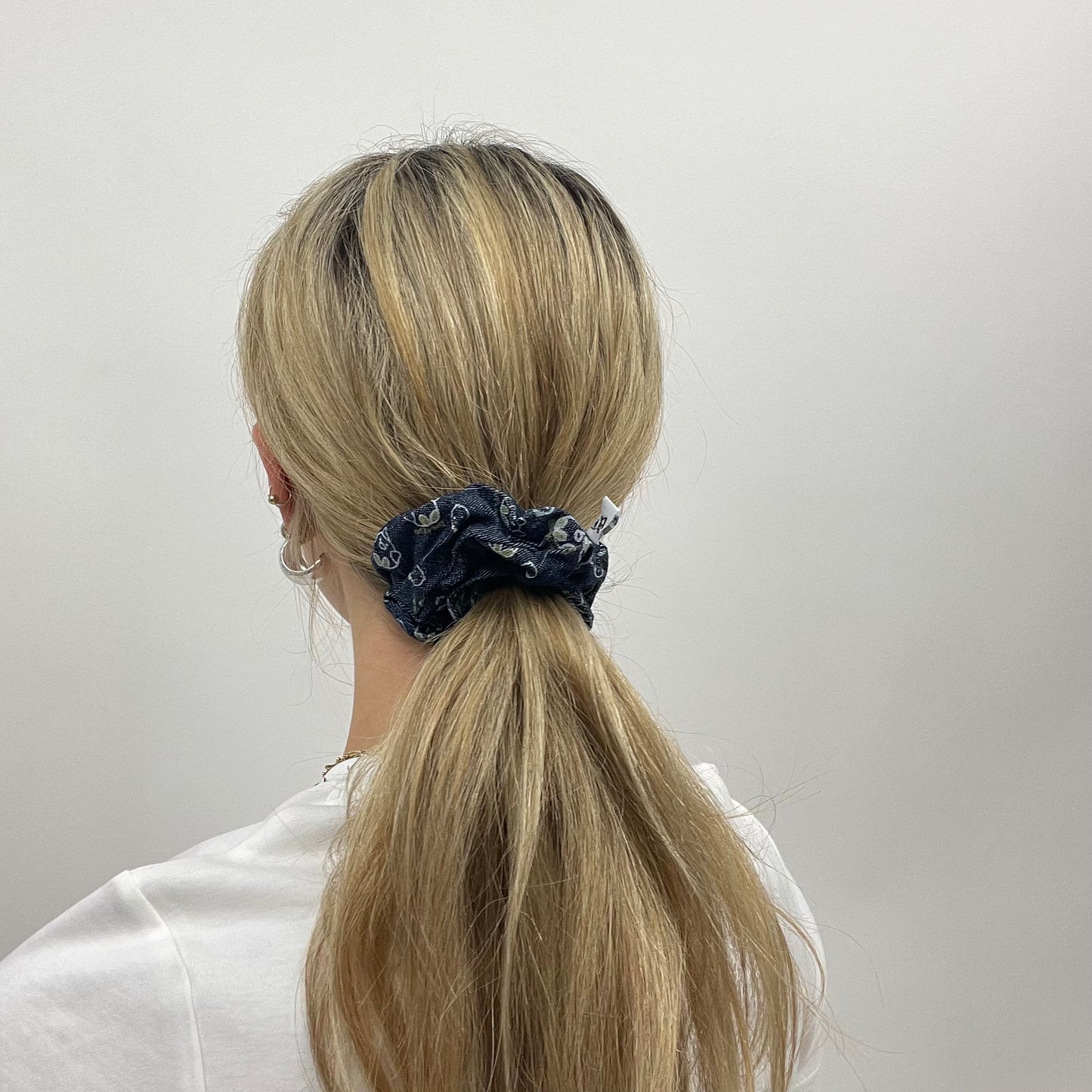 ⭐️ | #1 penguin print blue scrunchie