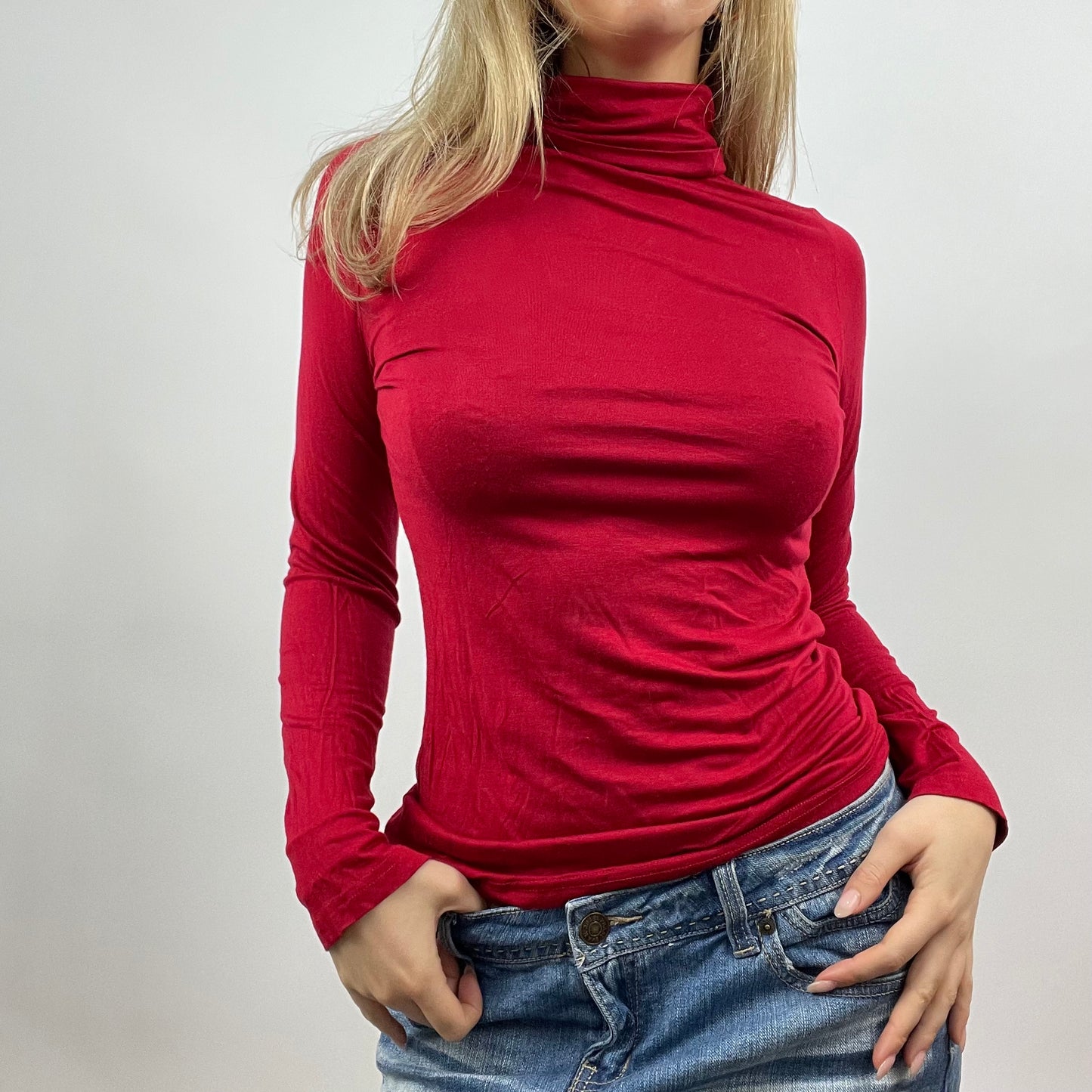 MOB WIFE DROP | small red high neck long sleeve top