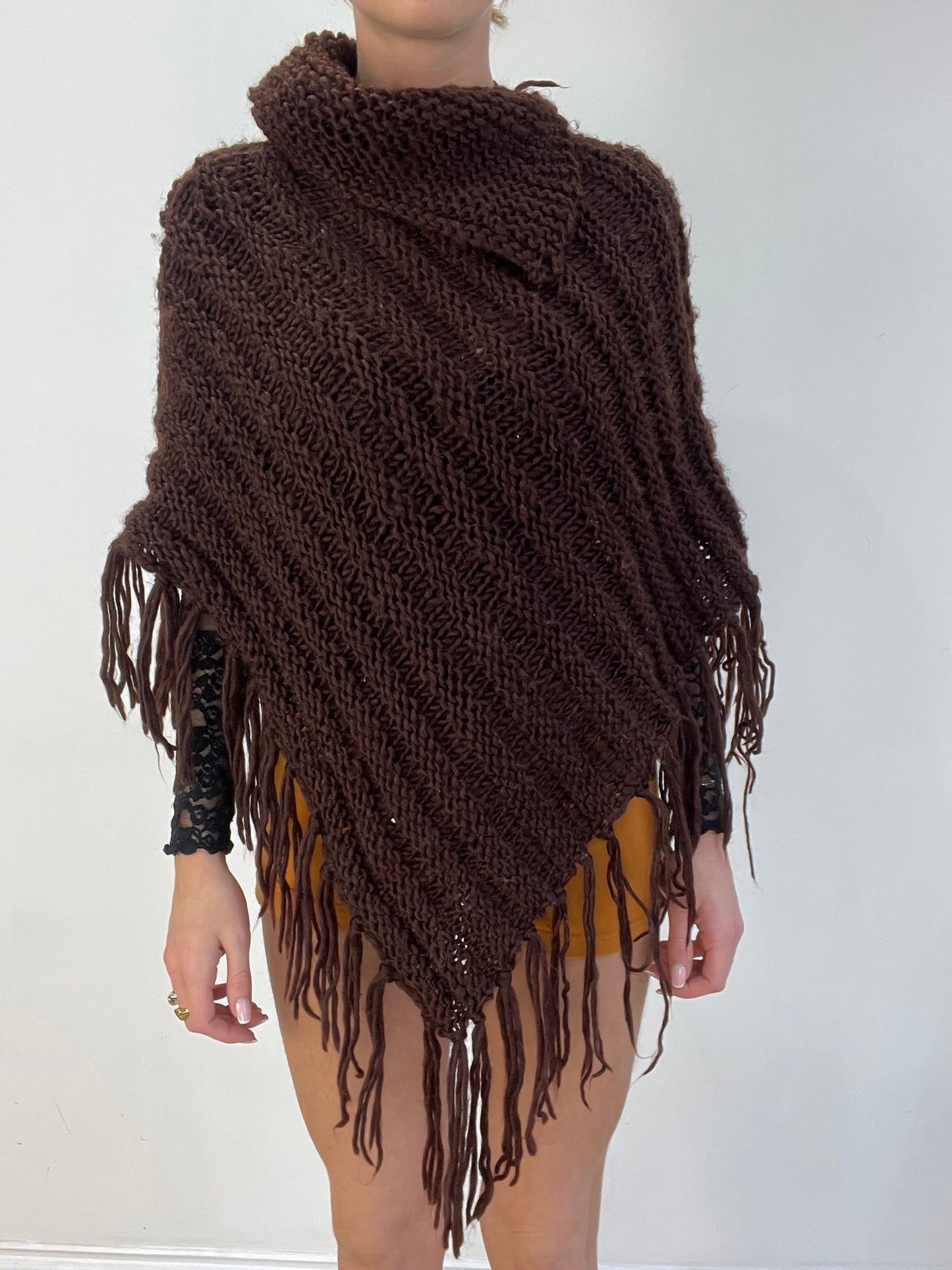 vintage edit four | one size brown knitted poncho