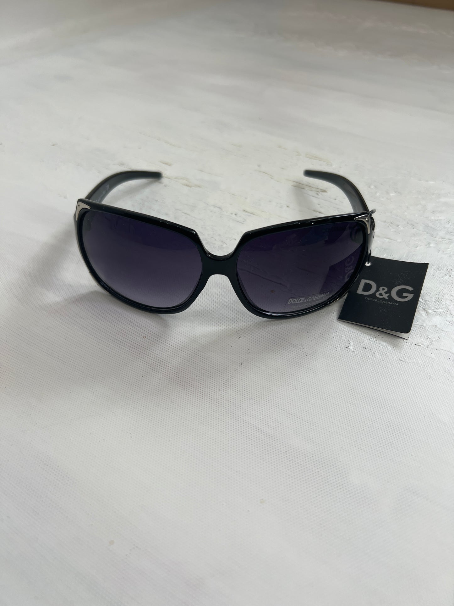 PUB GARDEN DROP | black dolce and gabbana style sunglasses