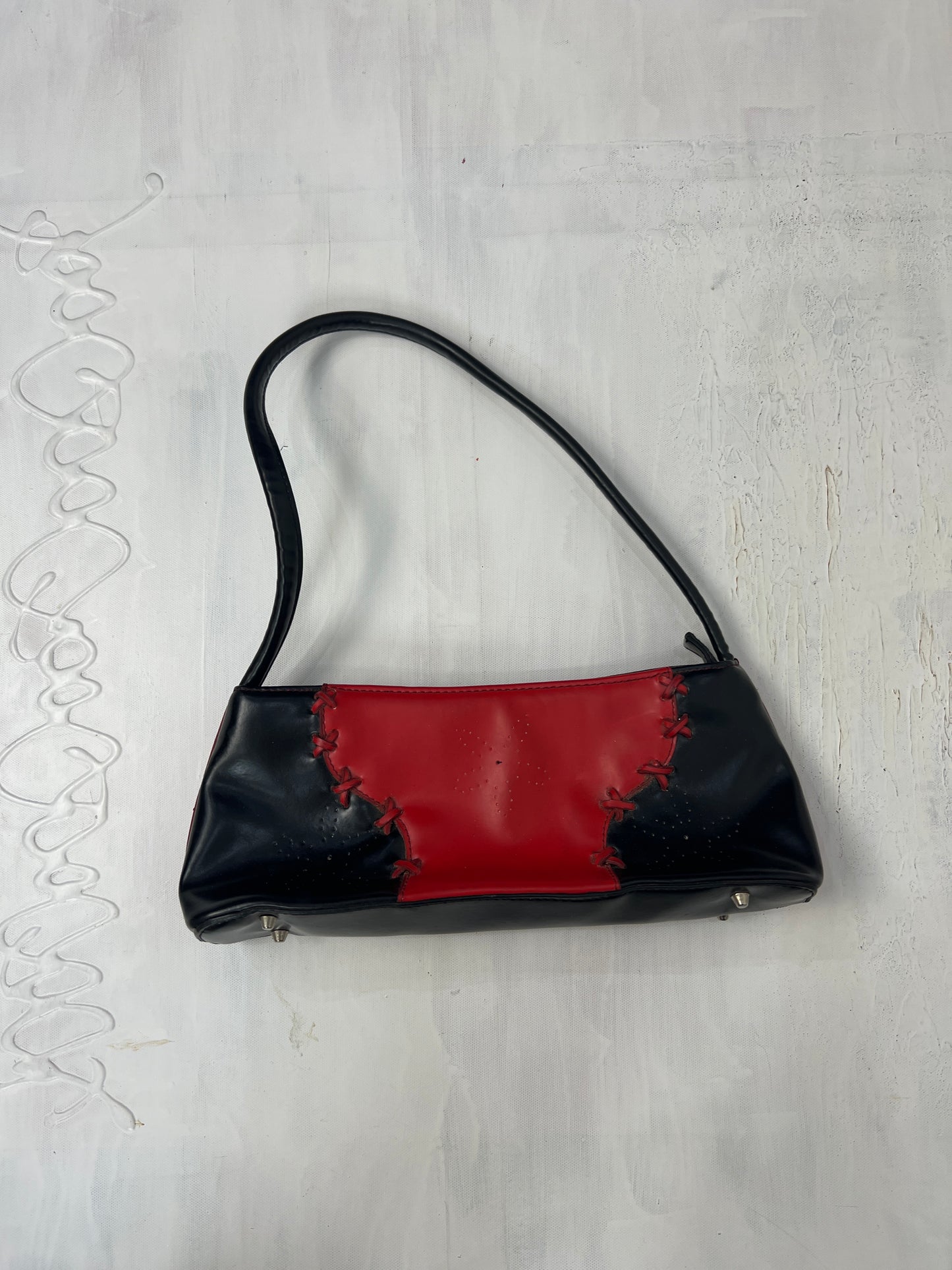 💻HALLOWEEN | red and black faux leather shoulder bag