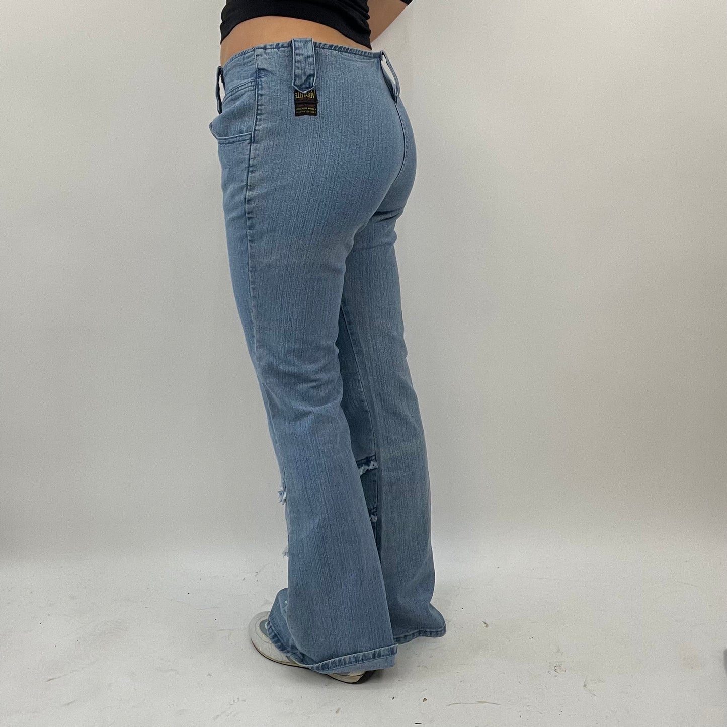 💚 GALENTINES DAY DROP | small blue flared jeans with distressed hems