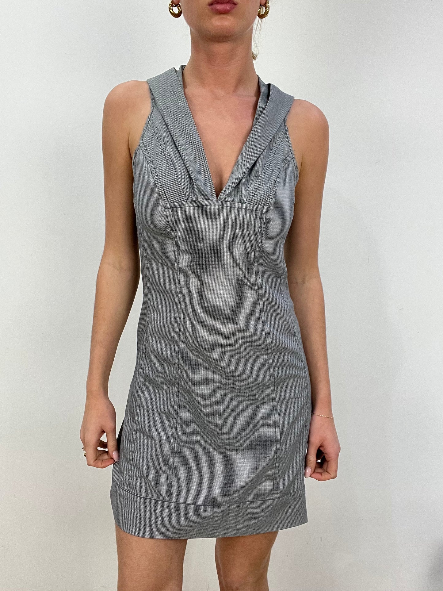 vintage edit nine | medium grey v neck dress