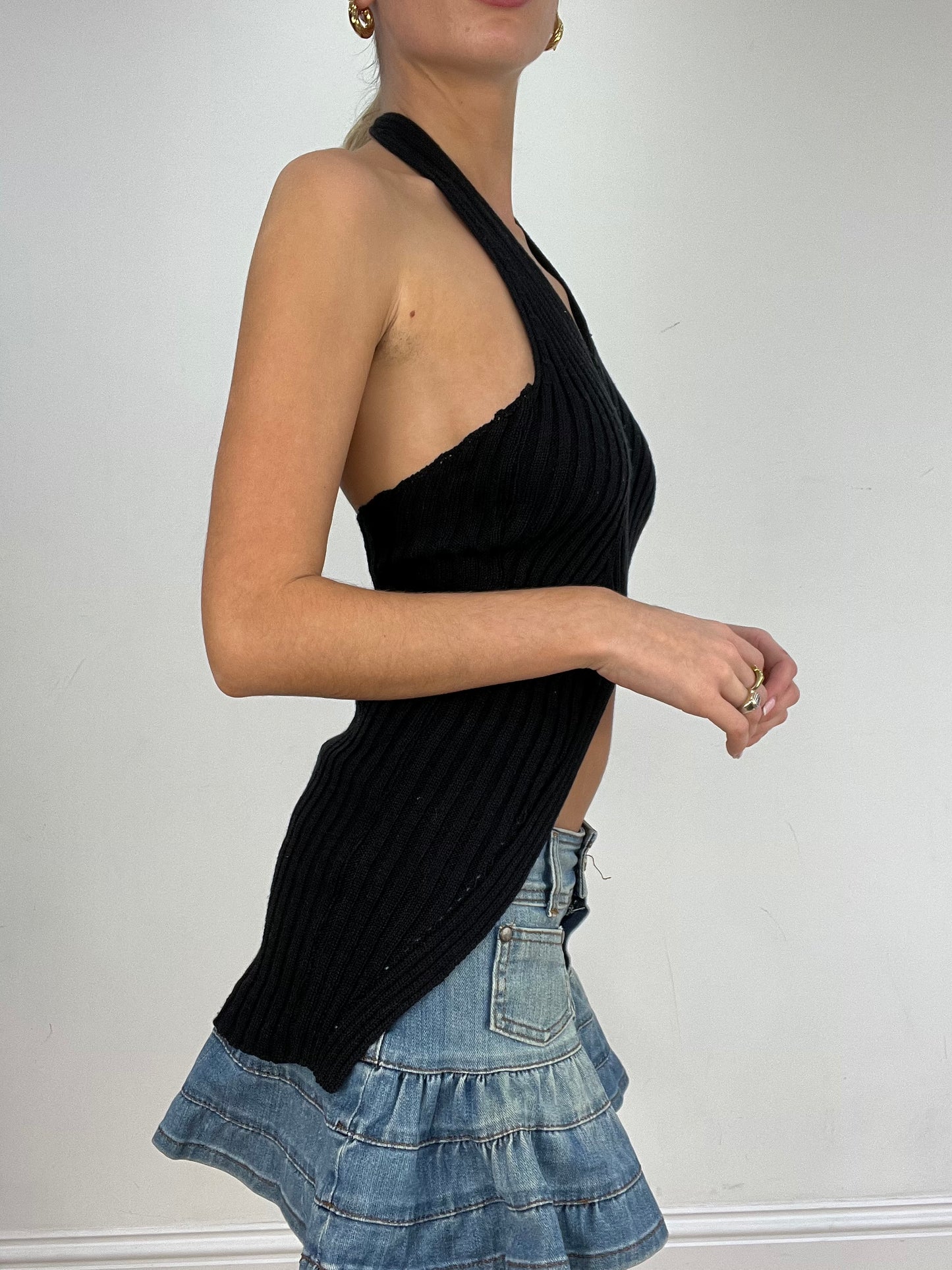 vintage edit five | medium black knitted halterneck top